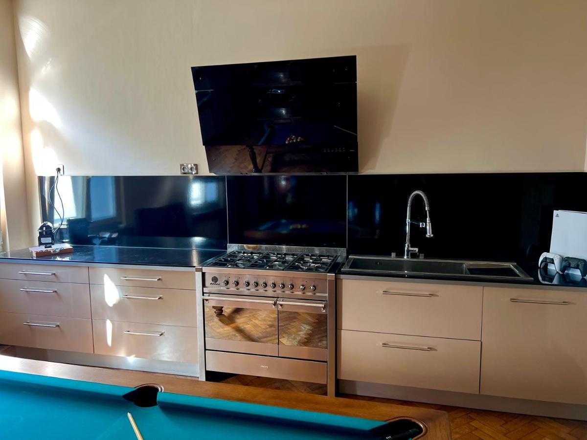 Capsule Casino - Jacuzzi - Billard - Netflix - Console & Jeux Apartman Mons Kültér fotó